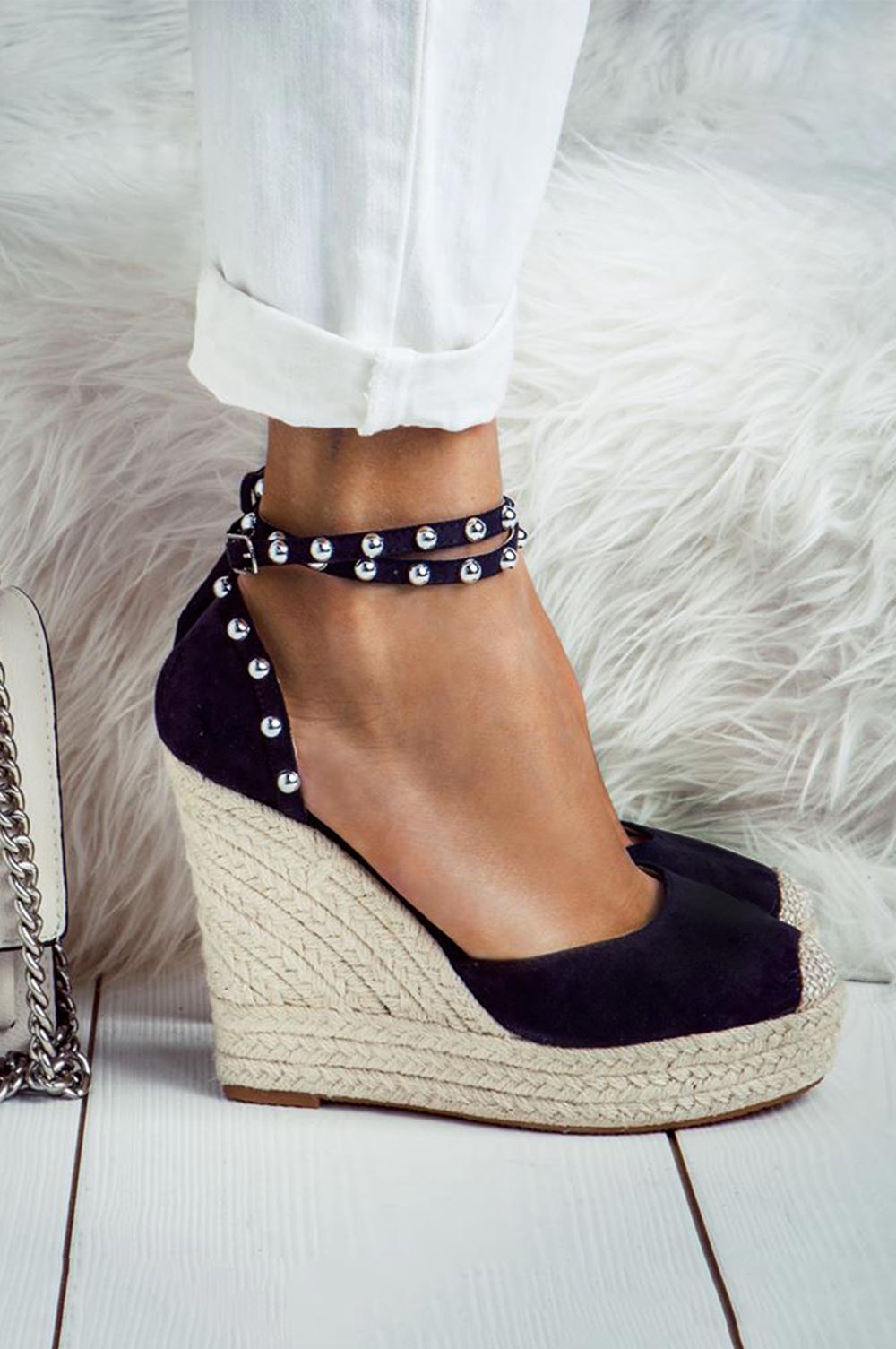 Espadrillas nere con zeppa alta e borchie Dominic