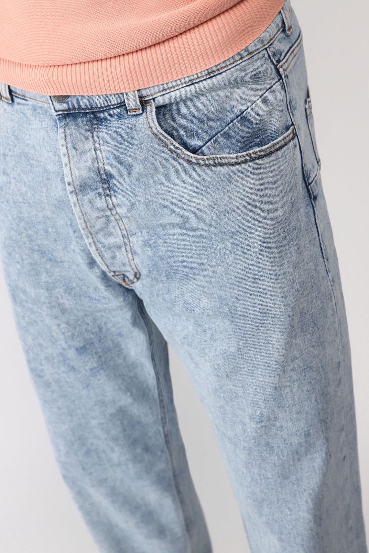 Jeans straight con cinque tasche